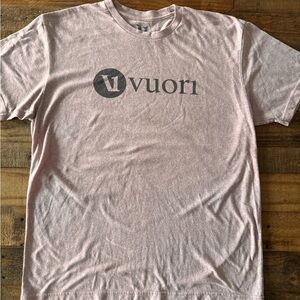 Vuori Men's Graphic Logo Short Sleeve Tee
